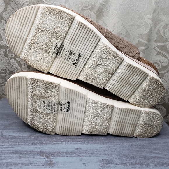 Natural Reflections "Constance" Tan Open-toed Wedge Mules Size 8. (SL2) - Picture 8 of 10